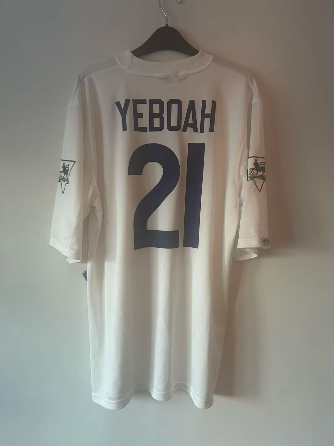 Leeds United 1995/96 Home Shirt Yeboah Nameset Application And Premier League Patches