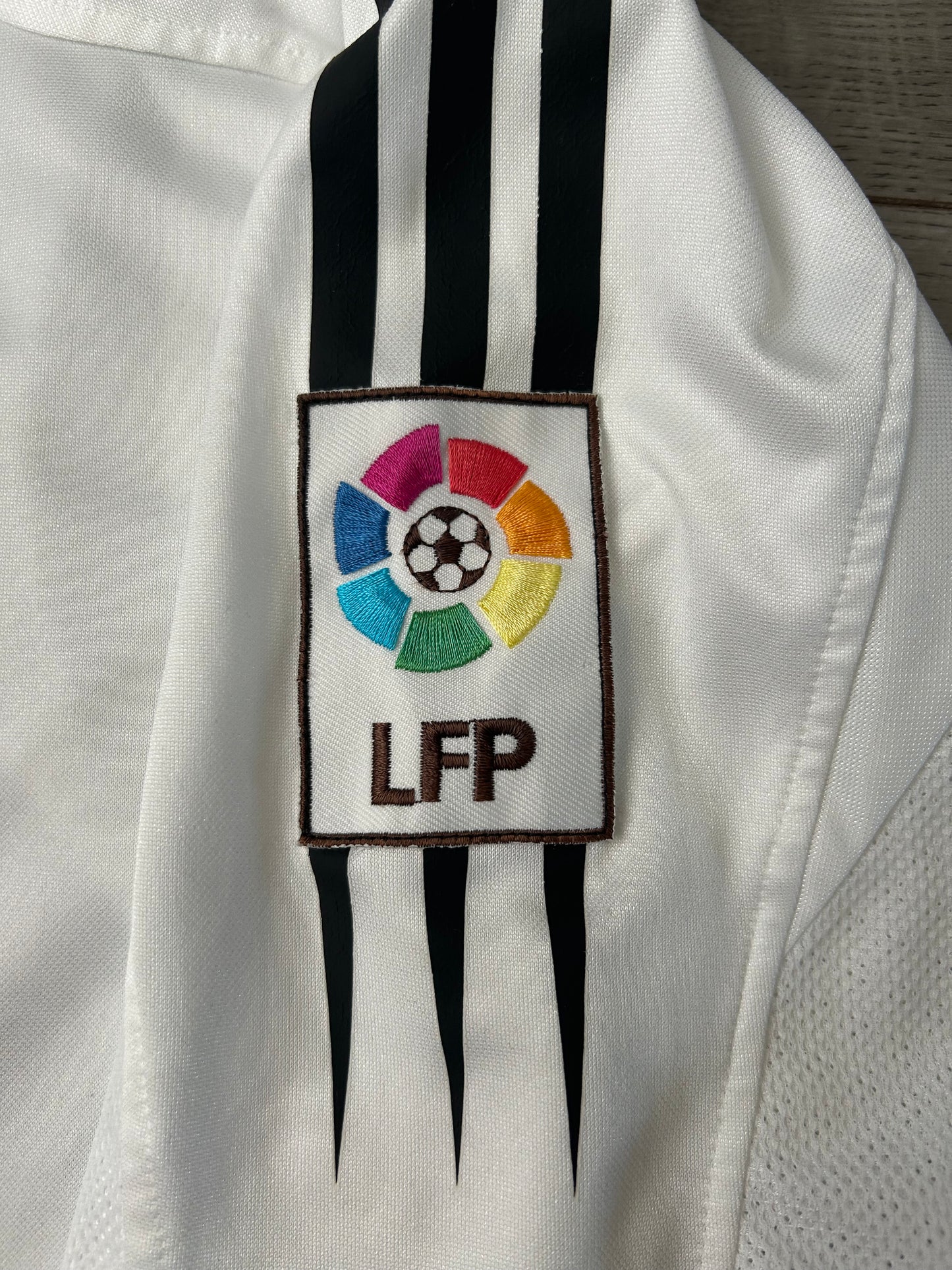 Real Madrid 2004/05 Home Shirt Large Figo 7/10